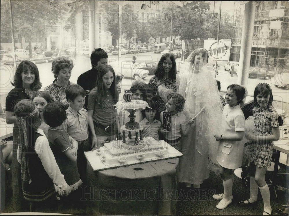 1970, Bridal Fashion Show - Historic Images