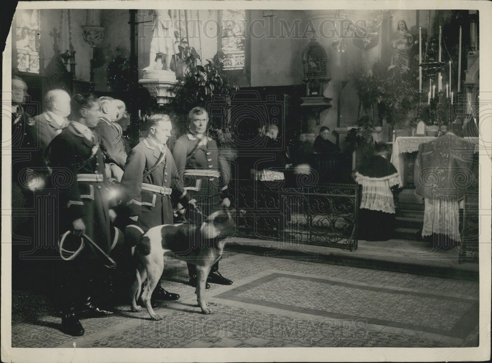 1934, Mass at the Marquis of Chasseloup-Laubat's Chapel - Historic Images