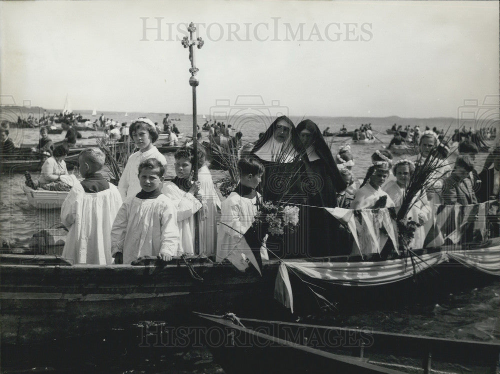 1956, Catholic Procession to Water Bavaria. Nuns. Fronleichnam Day. - Historic Images