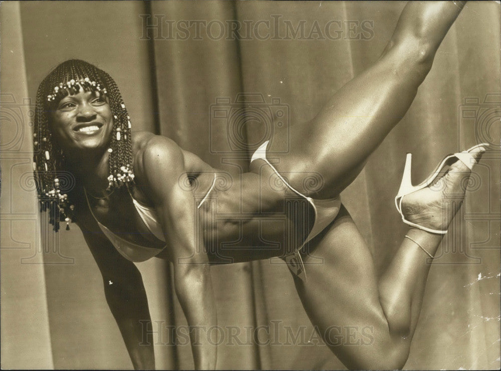 1980 Press Photo Candidate for World Champion of Culture - Historic Images