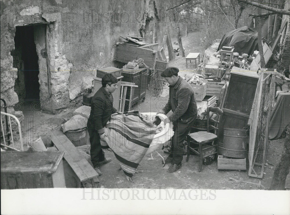 1969, House on Verge Collapse from Landslide Conflans-Saint-Honorine - Historic Images