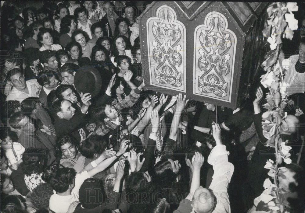 1953 Press Photo Relics of Sara the Bohemian, Marie-Jacobee, and Marie Salomee - Historic Images