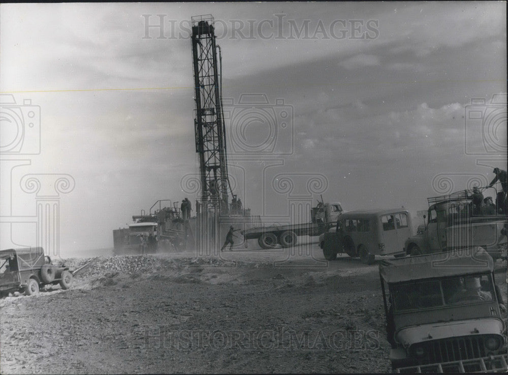 1971 Press Photo An Oil Well in Algeria-Historic Images