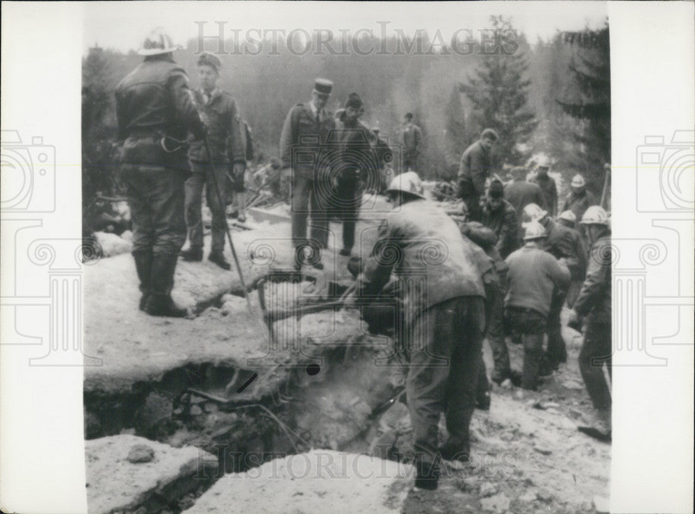 1970, Rescue Crew Searches for Avalanche Survivors in Baute-Savoie - Historic Images