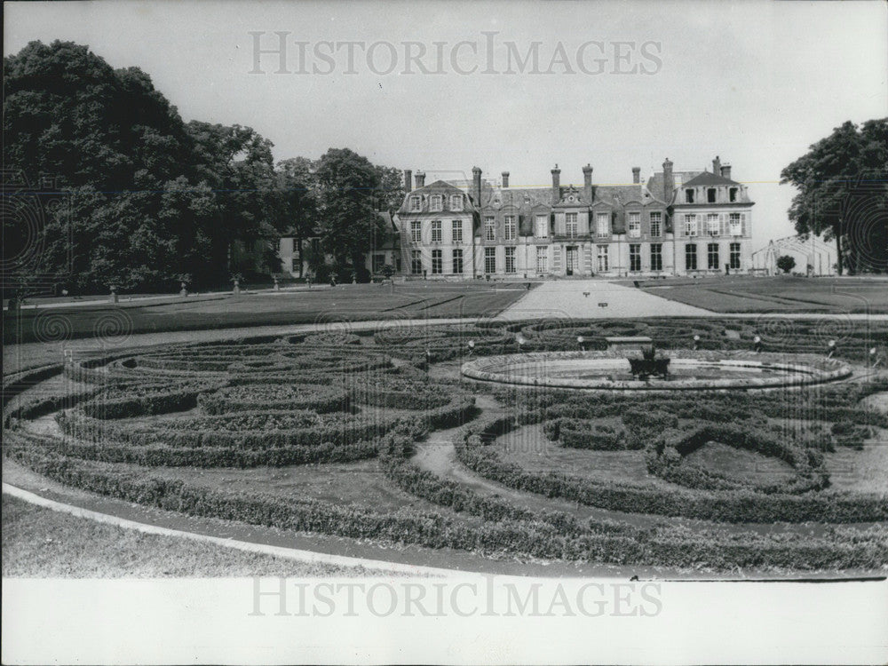 1967 The Chateau de Thoiry - Historic Images