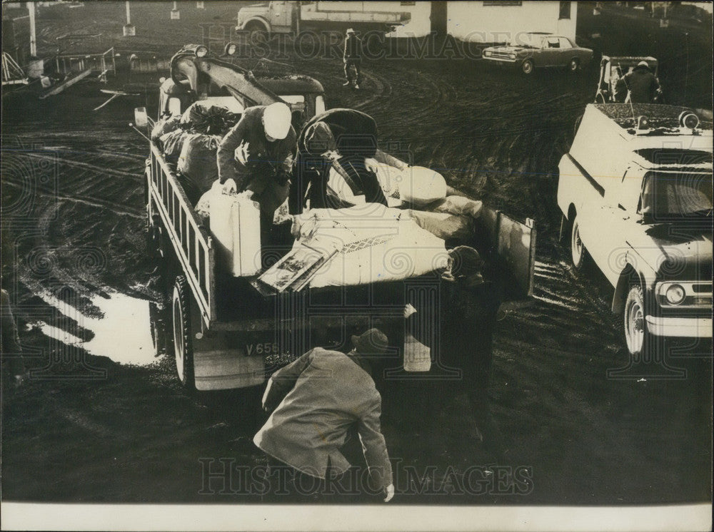 1973 Vestmanaeyjar Inhabitants Flee from Helgafell's Eruption - Historic Images