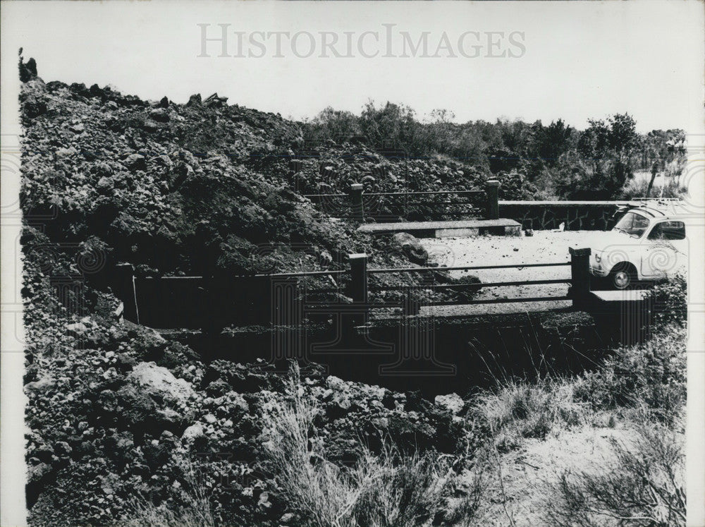 1971 Press Photo Road Covered by Lava after Mount Etna Eruption-Historic Images