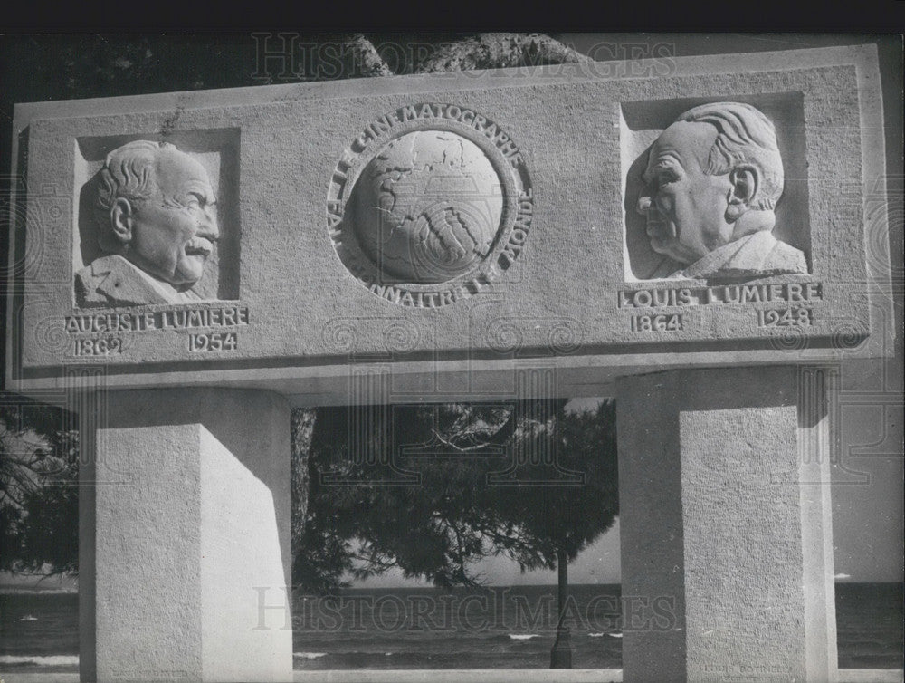 1958 Press Photo Monument to Brothers Auguste and Louis Lumiere - Historic Images