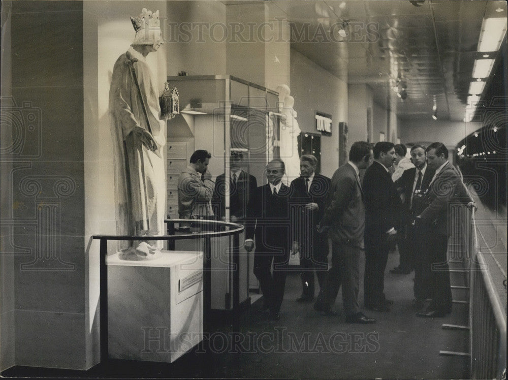 1968 Press Photo Louvre Metro Station Refurbished Art Added - Historic Images