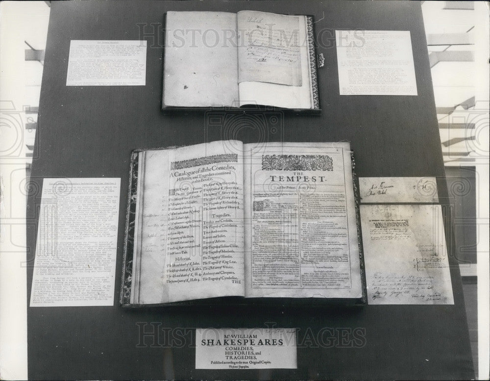 1969 Press Photo Charles l~relics on show to the public at the Queen's gallery-Historic Images