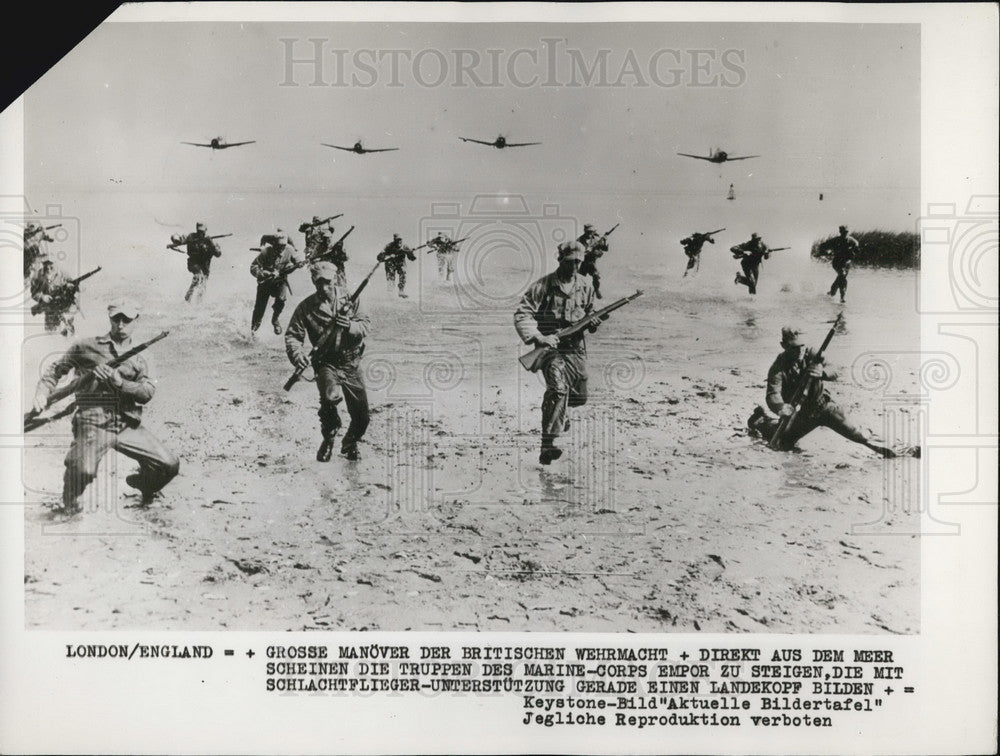 Press Photo British Troops Perform Beach Maneuvers. - Historic Images