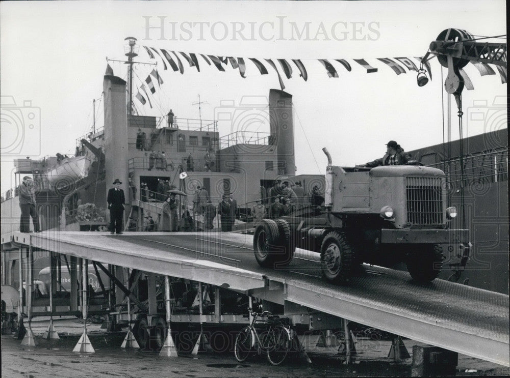 1957 Press Photo Ship &quot;Carib Queen&quot; in Bremerhaven, Germany.-Historic Images