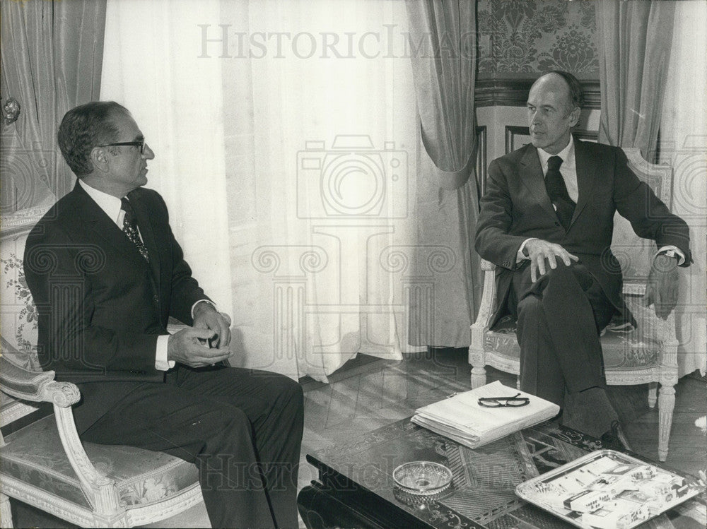 1974 President Giscard d&#39;Estaing with the Shah of Iran at the Elysee - Historic Images