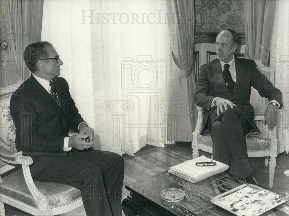 1974 President Giscard d'Estaing with the Shah of Iran at the Elysee - Historic Images