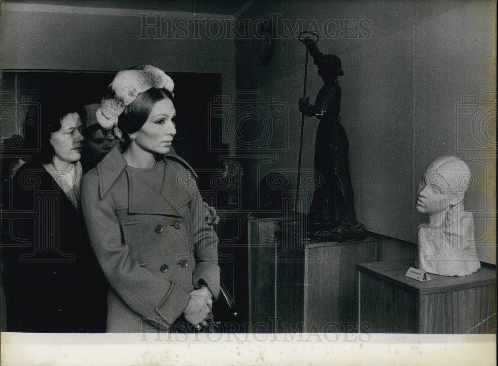 1972, Empress Farah Visits Art Exhibit in Moscow - Historic Images