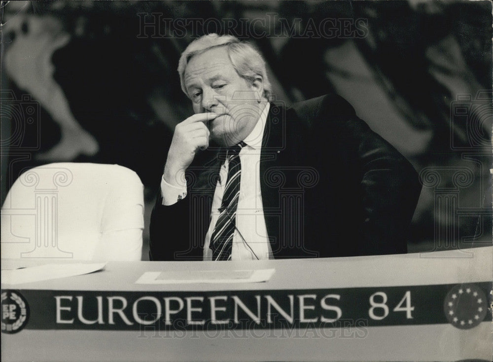 1984 Press Photo French People Vote to Elect Parliamentary Representatives - Historic Images