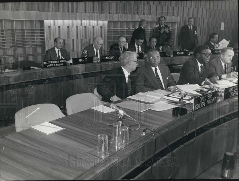 1985 Press Photo UNESCO Meeting in Paris - Historic Images