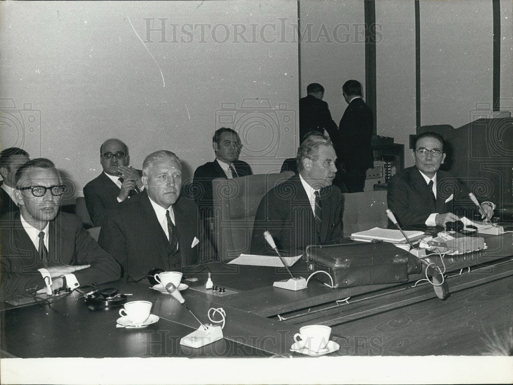 1971 Press Photo Conference in Brussels about International Monetary Imbroglio - Historic Images