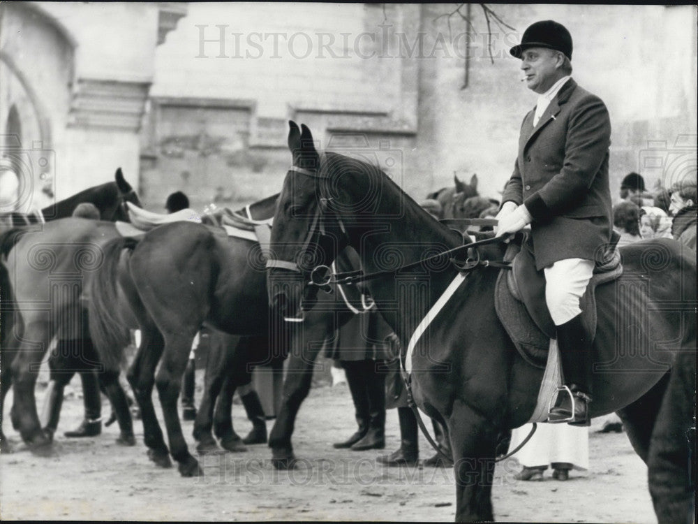 1971 Press Photo Boulin, Minister of Public Health On Horseback St Hubert Hunt - Historic Images