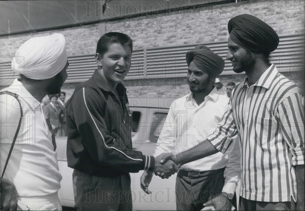 1960, Australian Swimmer John Konrad Meeting a Group of Hindus - Historic Images