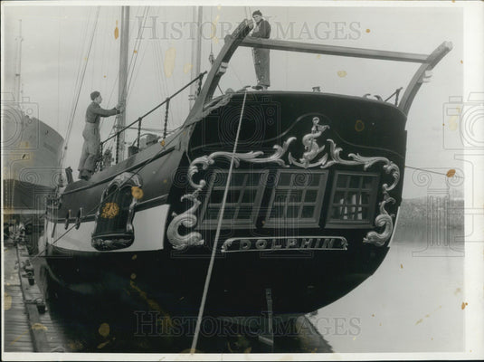 1952 Press Photo Modern Ship with Classic Deck. Bremen. "Dolphin" Bremen-Historic Images