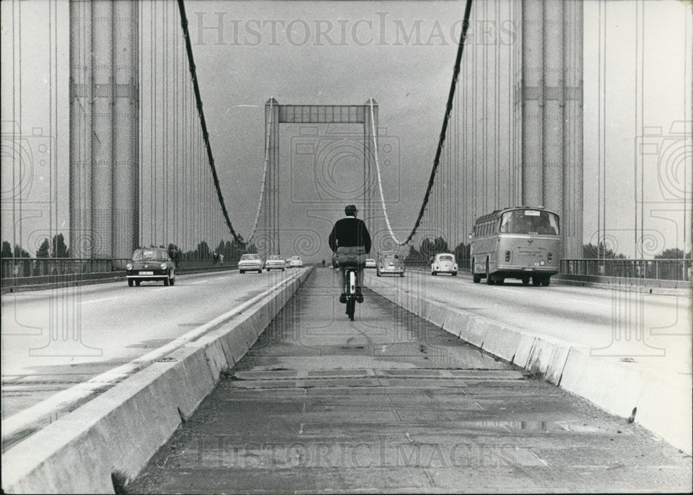 1966 Press Photo Cycling Lane on Bridge in Köln, Germany. - Historic Images