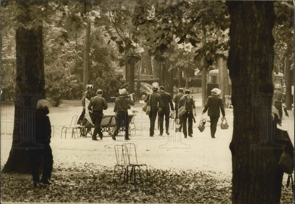 1973, Anti-Gang Brigade Carry Body Armor Helmets to Saudi Embassy - Historic Images