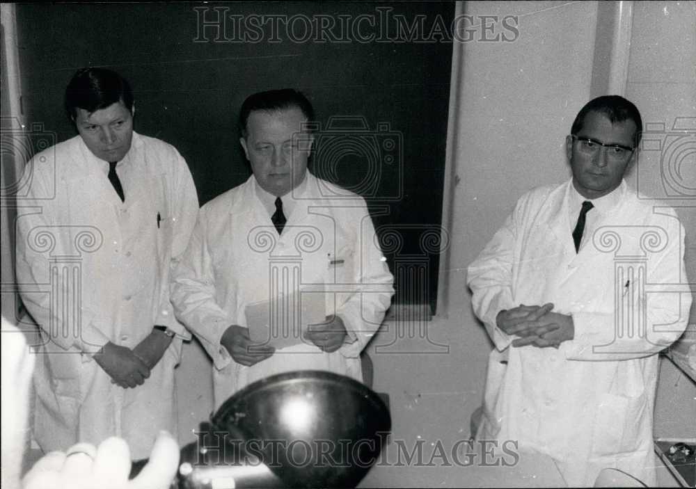1968 Press Photo First Heart Transplant Europe Performed Mercy Hospital Paris-Historic Images