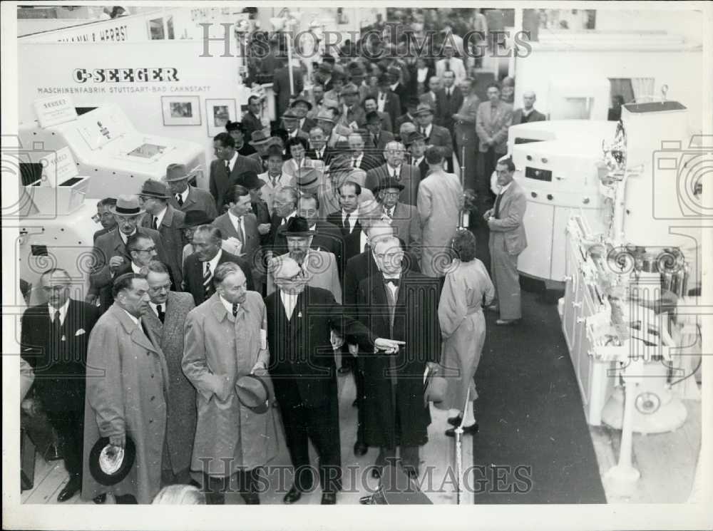 1951 Press Photo German Politicians at Brewery Fair in Munich.-Historic Images