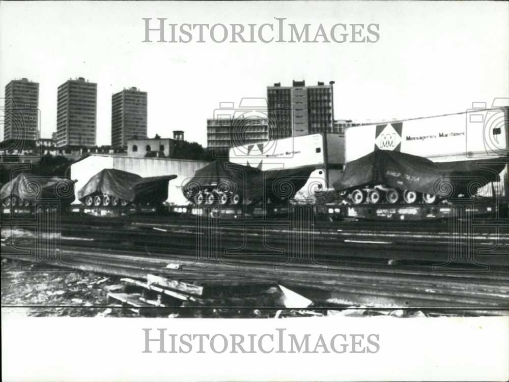 1973 Press Photo Convoy Carries Dozen Tanks Through Port Marseille - Historic Images