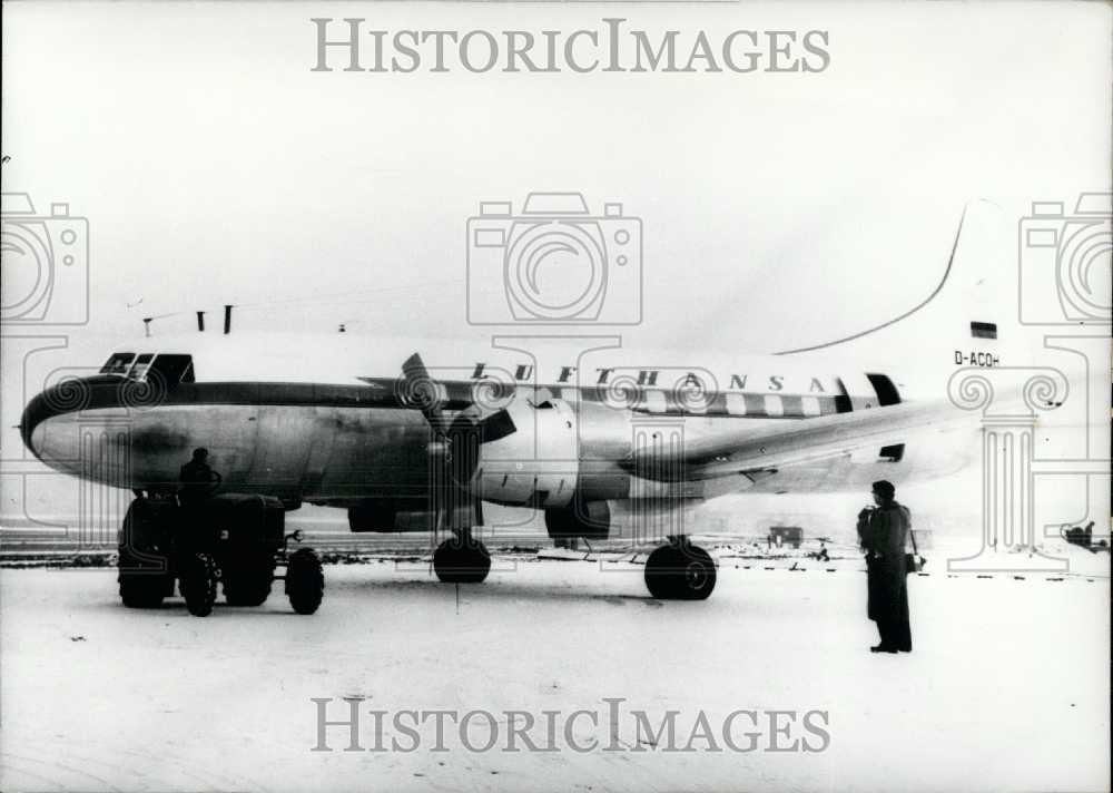 1966 Press Photo Wreckage of Lufthansa Flight Crash. Bremen Airport. Germany - Historic Images