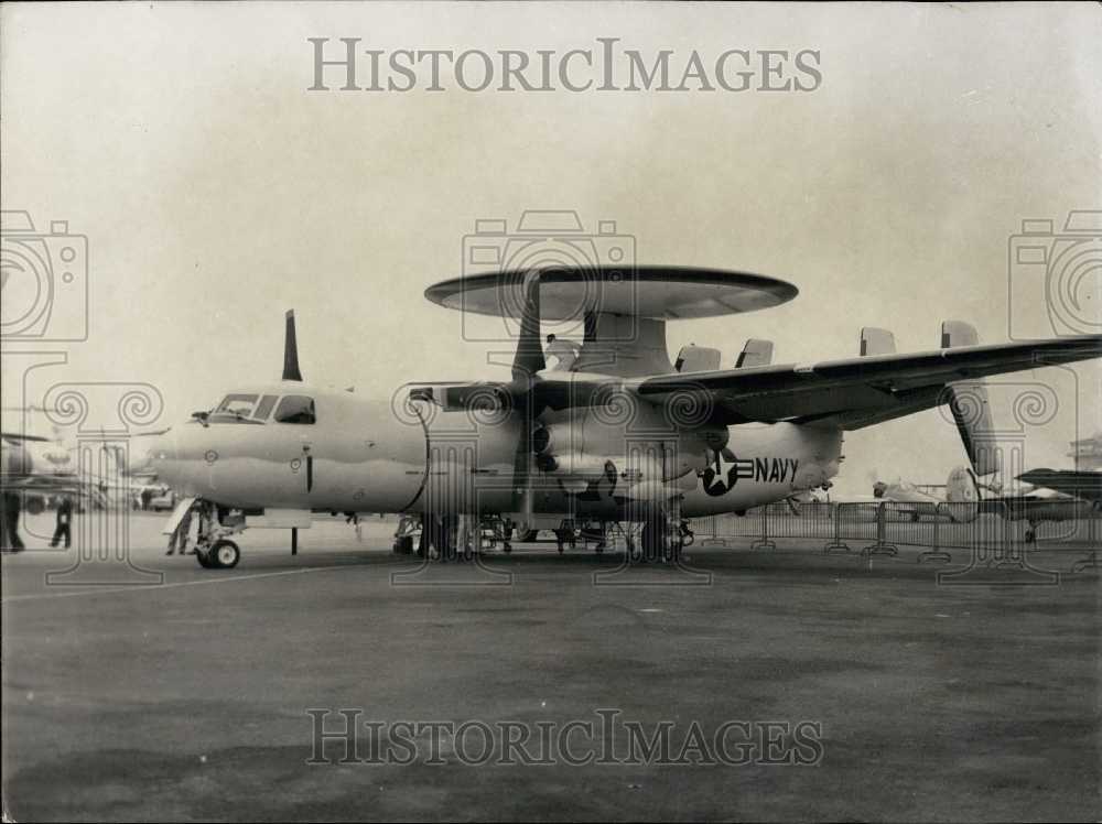 1965 Press Photo The &quot;Hawkeye&quot; E-2A at the Aeronautic and Space Show in Bourget - Historic Images