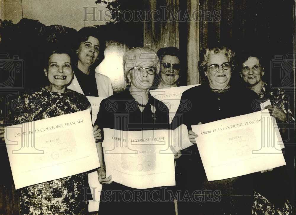 1970 Press Photo Bank Administrators of Paris Honor Their Best-Historic Images