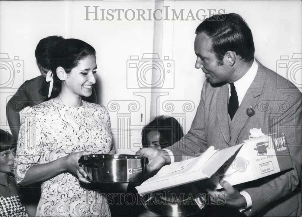 1967 Press Photo Renate Baumgarten Wins Salad Competition. Munich. - Historic Images