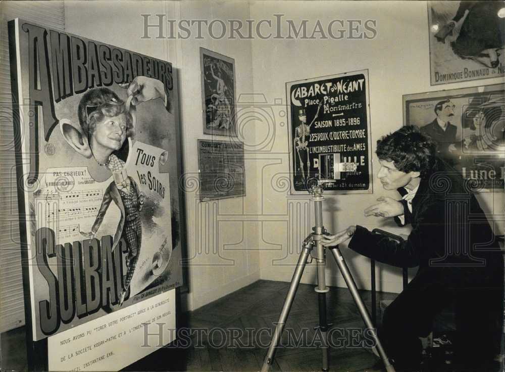 1977 Press Photo Decorative Arts Show in Paris - Historic Images