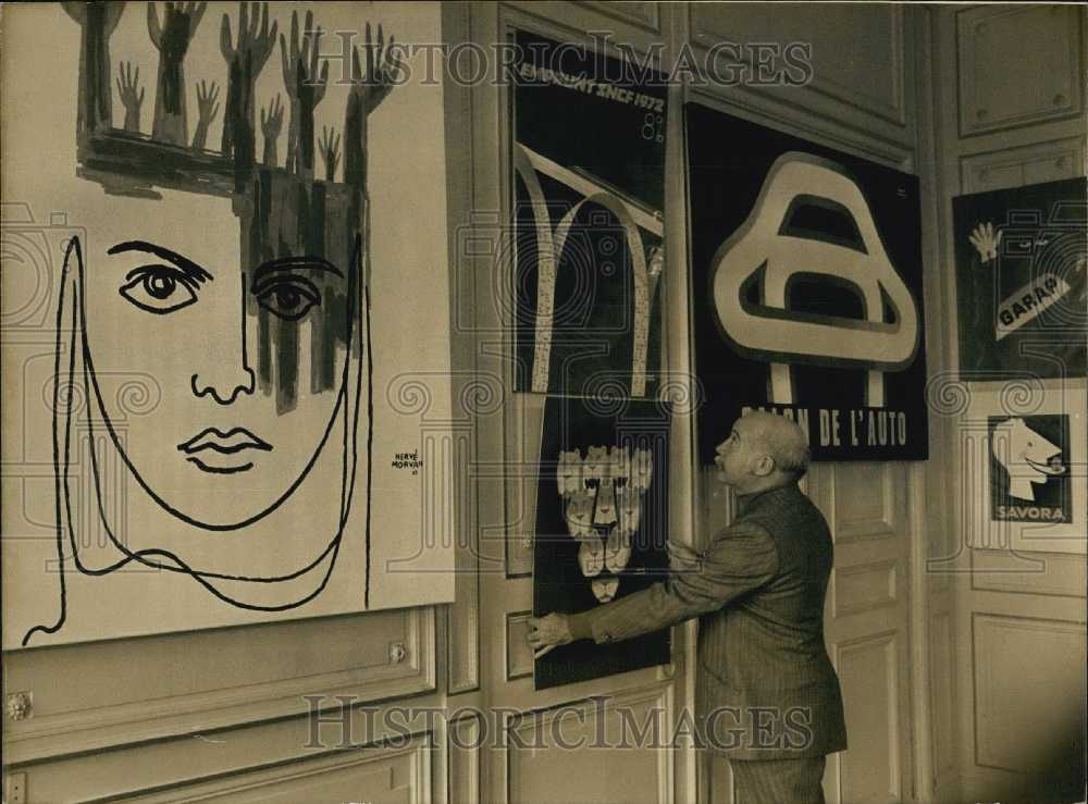 1972 Monetary Museum Displays Rare Contemporary Graphic Prints - Historic Images