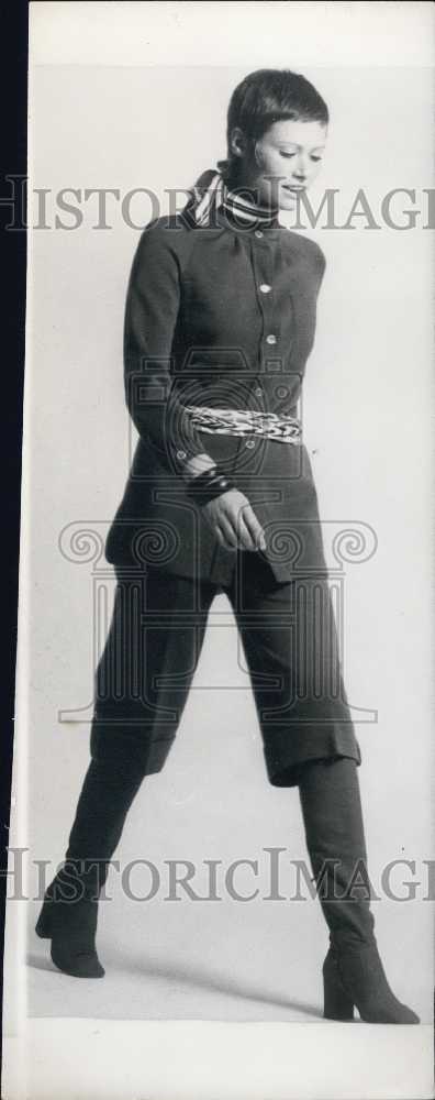 1950 Press Photo Always Capri, offers a new line of "peasant' wear. - Historic Images