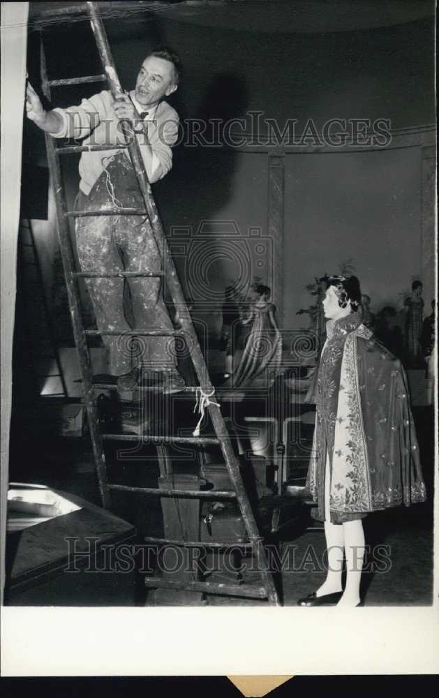 Press Photo Jacques Wilhelm, Museum Curator in Paris - Historic Images