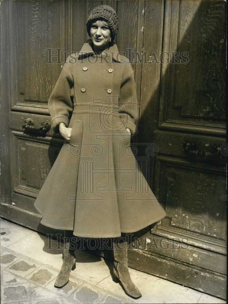 Press Photo Fashion Model in Blue Wool Coat - Historic Images