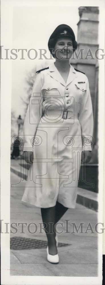 1954 Press Photo New "No.3" Dress for Women's Services - Historic Images