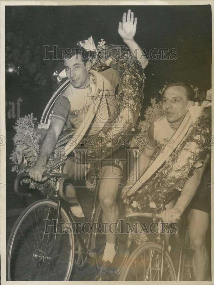 Press Photo German-French Team Zoll Carrara Wins 100th German Six Day Race. - Historic Images