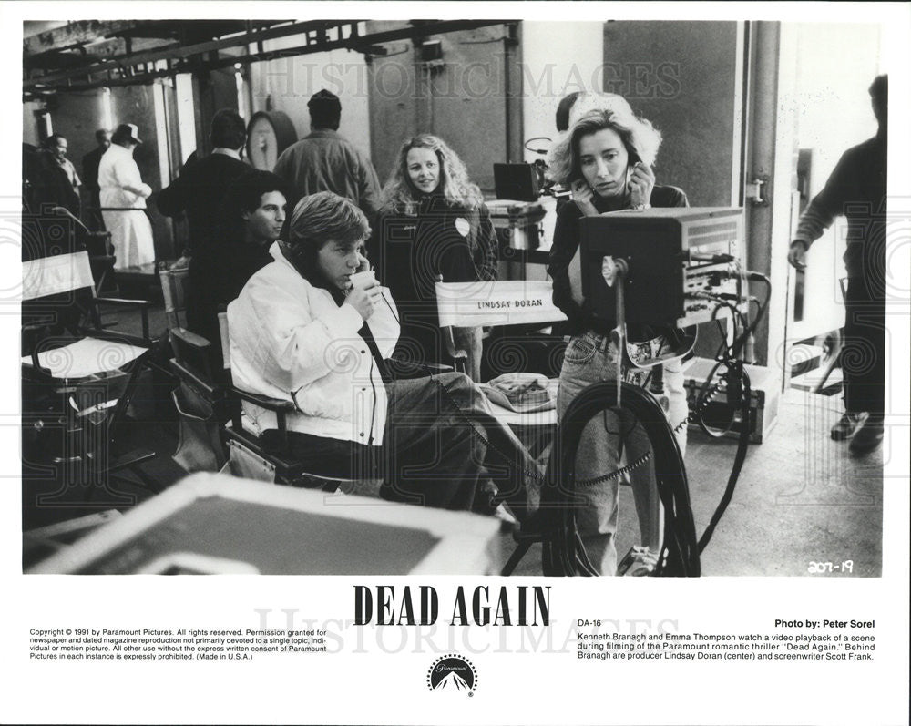 1991 Press Photo Dead Again Film Emma Thompson Kenneth Branagh Watching Video - Historic Images