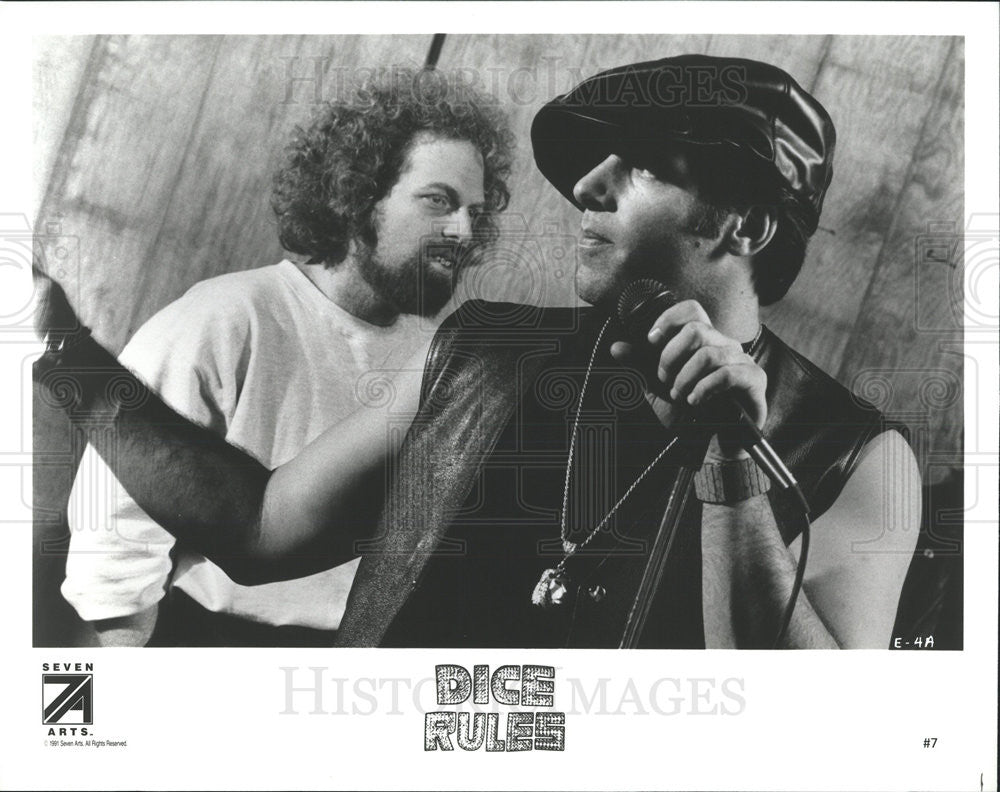 1991 Press Photo Dice Rules Film Lead Actor Andrew Dice Clay Holding Microphone - Historic Images