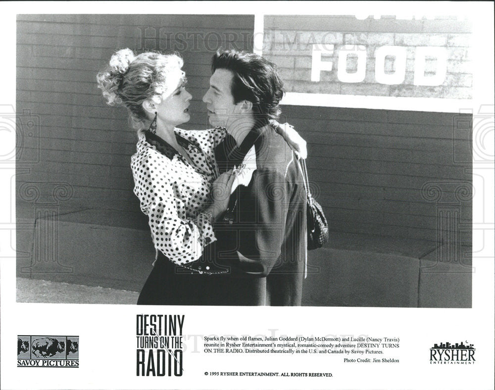 1995 Press Photo Destiny Turns On The Radio Film Dylan McDermott Nancy Travis - Historic Images