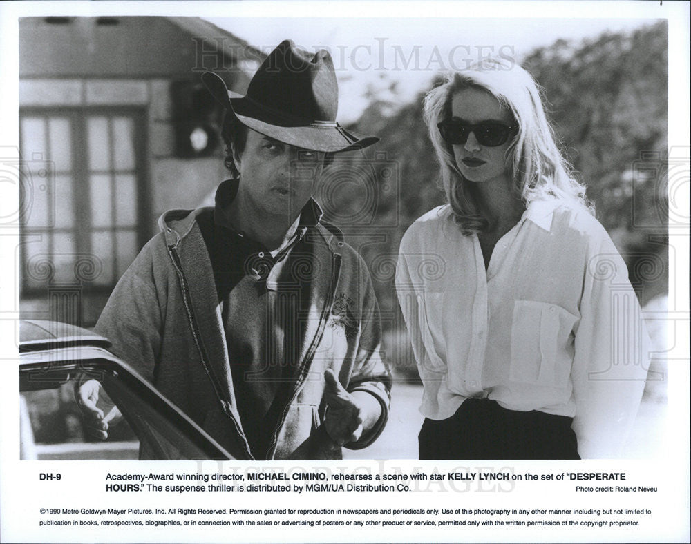 1990 Press Photo Desperate Hours Film Director Michael Cimino With Kelly Lynch - Historic Images