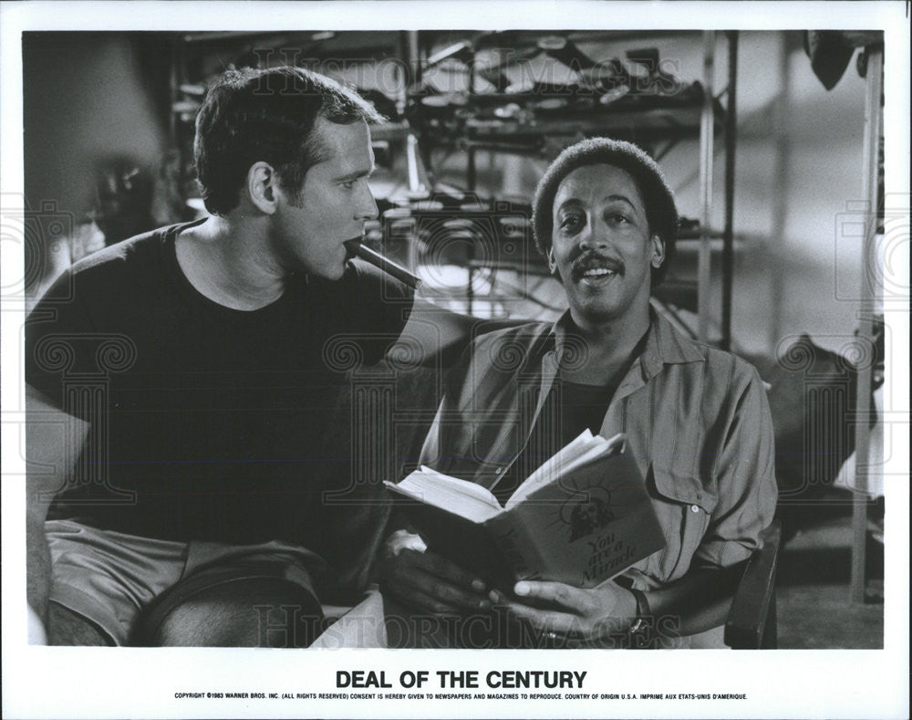 1983 Press Photo Chevy Chase, Gregory Hines in &quot;Deal Of The Century&quot; - Historic Images