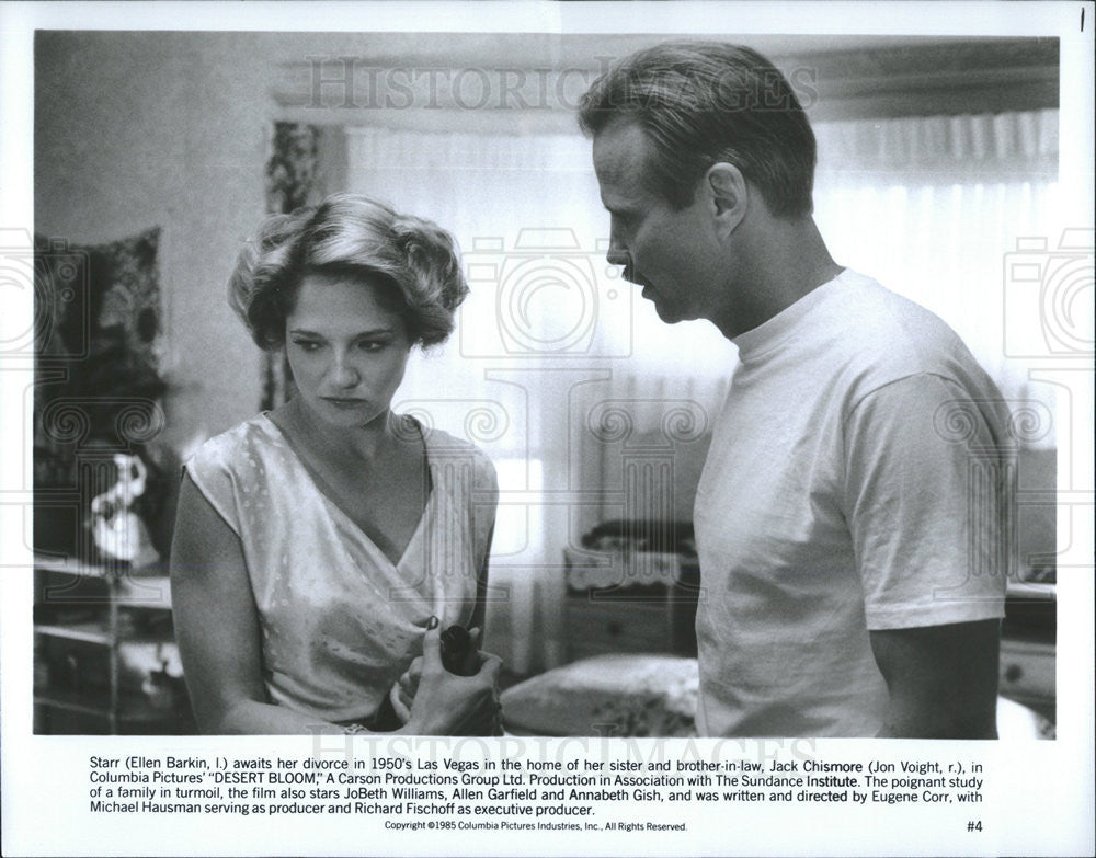 1985 Press Photo Ellen Barkin, Jon Voight In &quot;Dessert Bloom&quot; - Historic Images