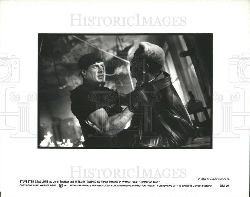 1993 Press Photo Sylvester Stallone, Wesley Snipes In &quot;Demolition Man&quot; - Historic Images