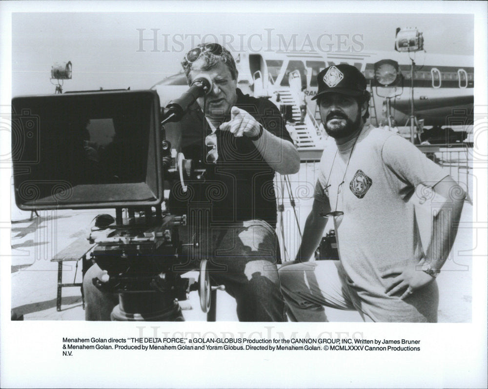 1985 Press Photo Menahem Golan Directs The Delta Force - Historic Images