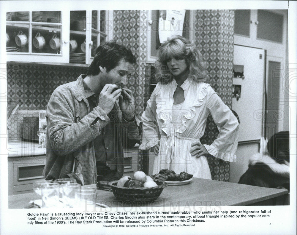 1980 Press Photo Seems Like Old Times Film Goldie Hawn Chevy Chase Eating Scene - Historic Images